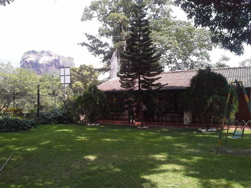 Sigiriya Rest House Bagian luar foto